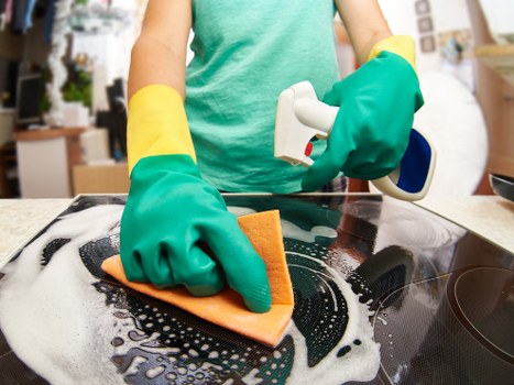Vacuum and extraction machine used during carpet cleaning